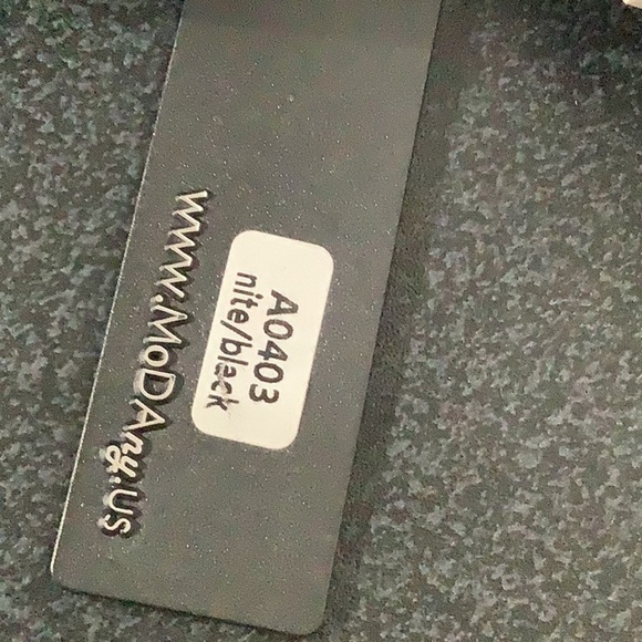 MoDa New York - NEW - Timeless Quilted White and Black Crossbody Bag - Picture 8 of 8